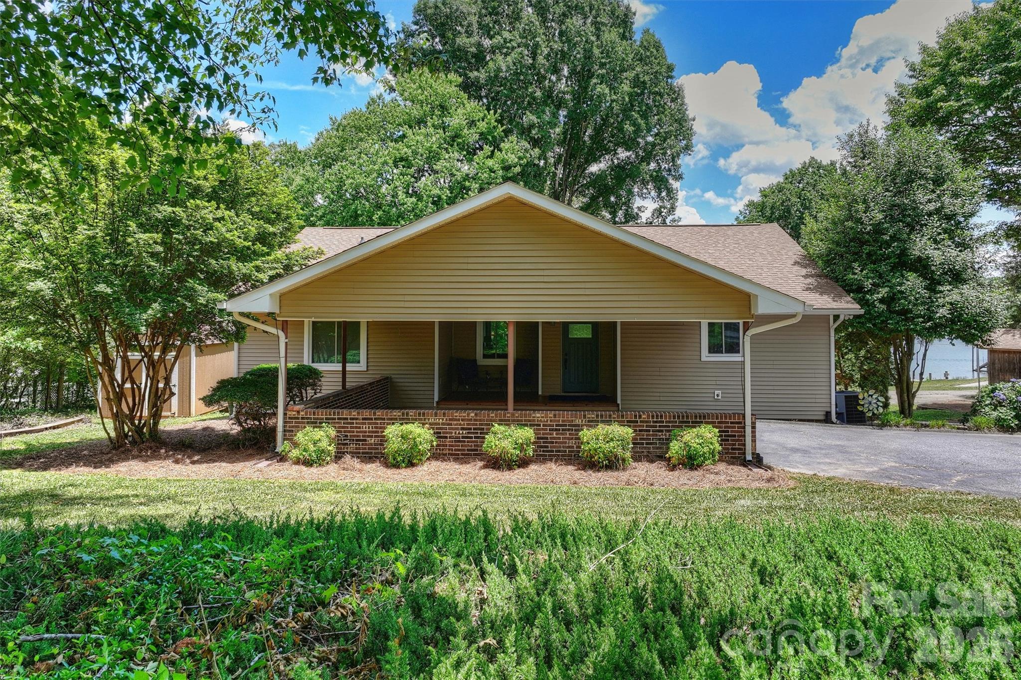 113 Skippers Cove Lane — Troutman