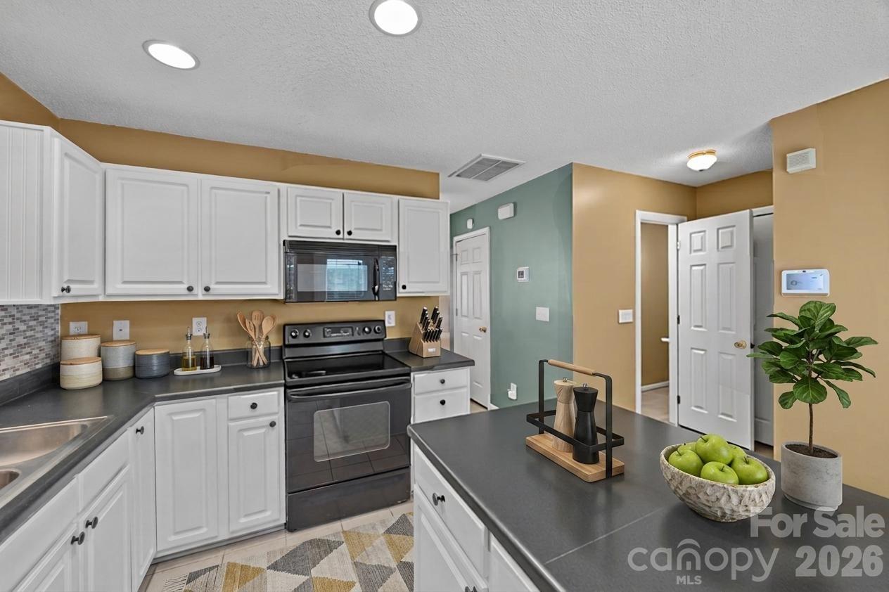 15066 Deshler Court — Charlotte