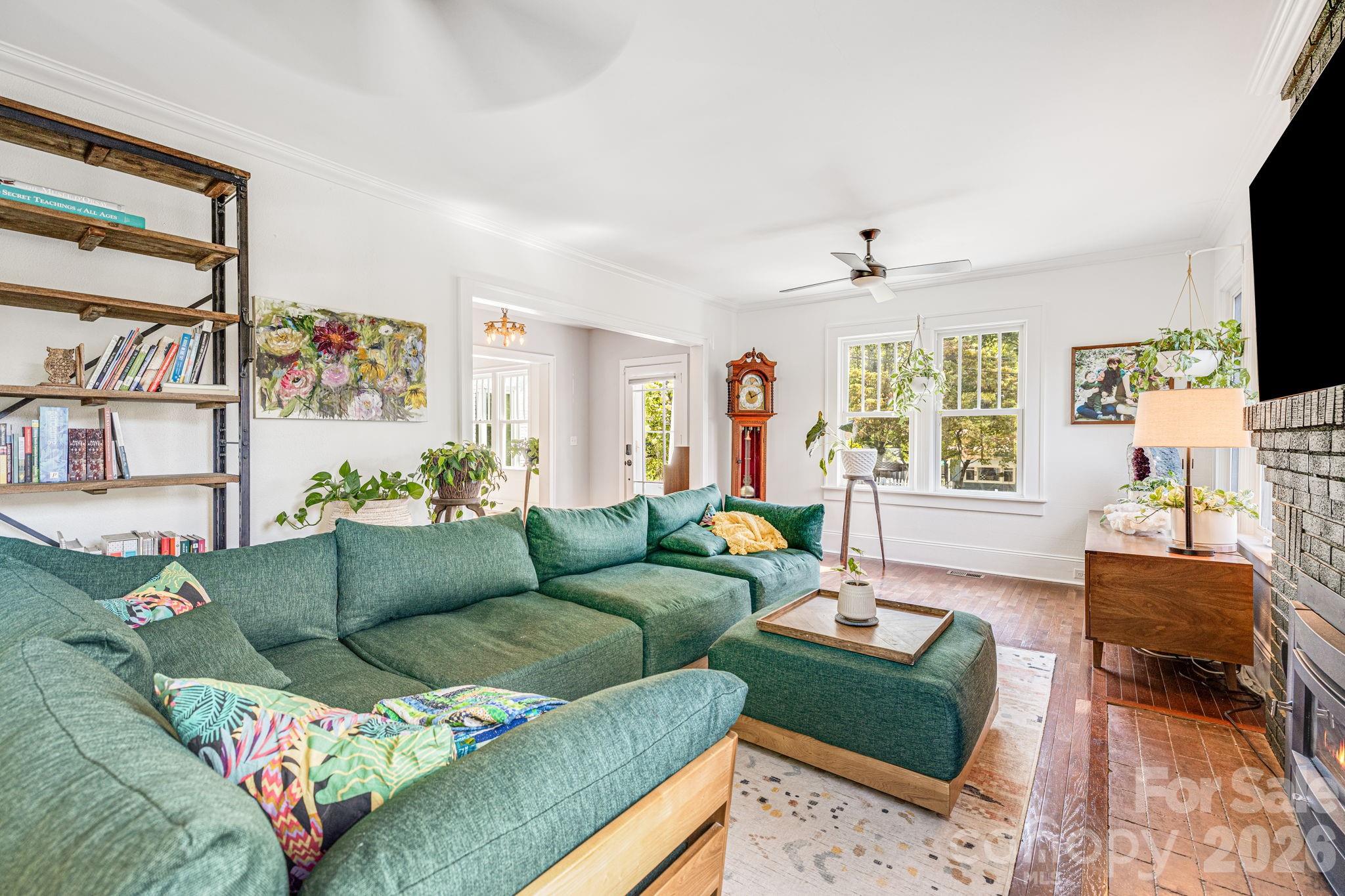 18 Robinwood Avenue — Asheville