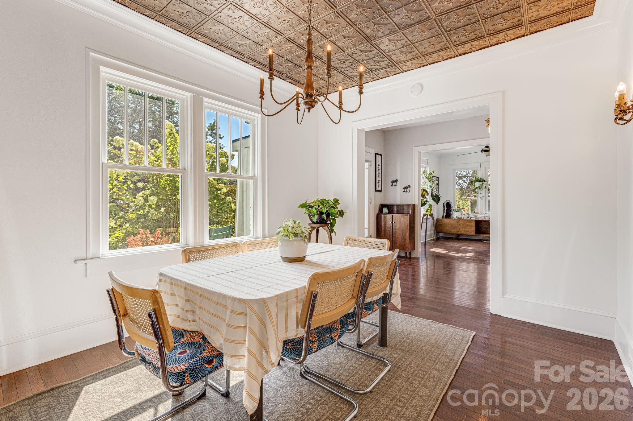 18 Robinwood Avenue — Asheville