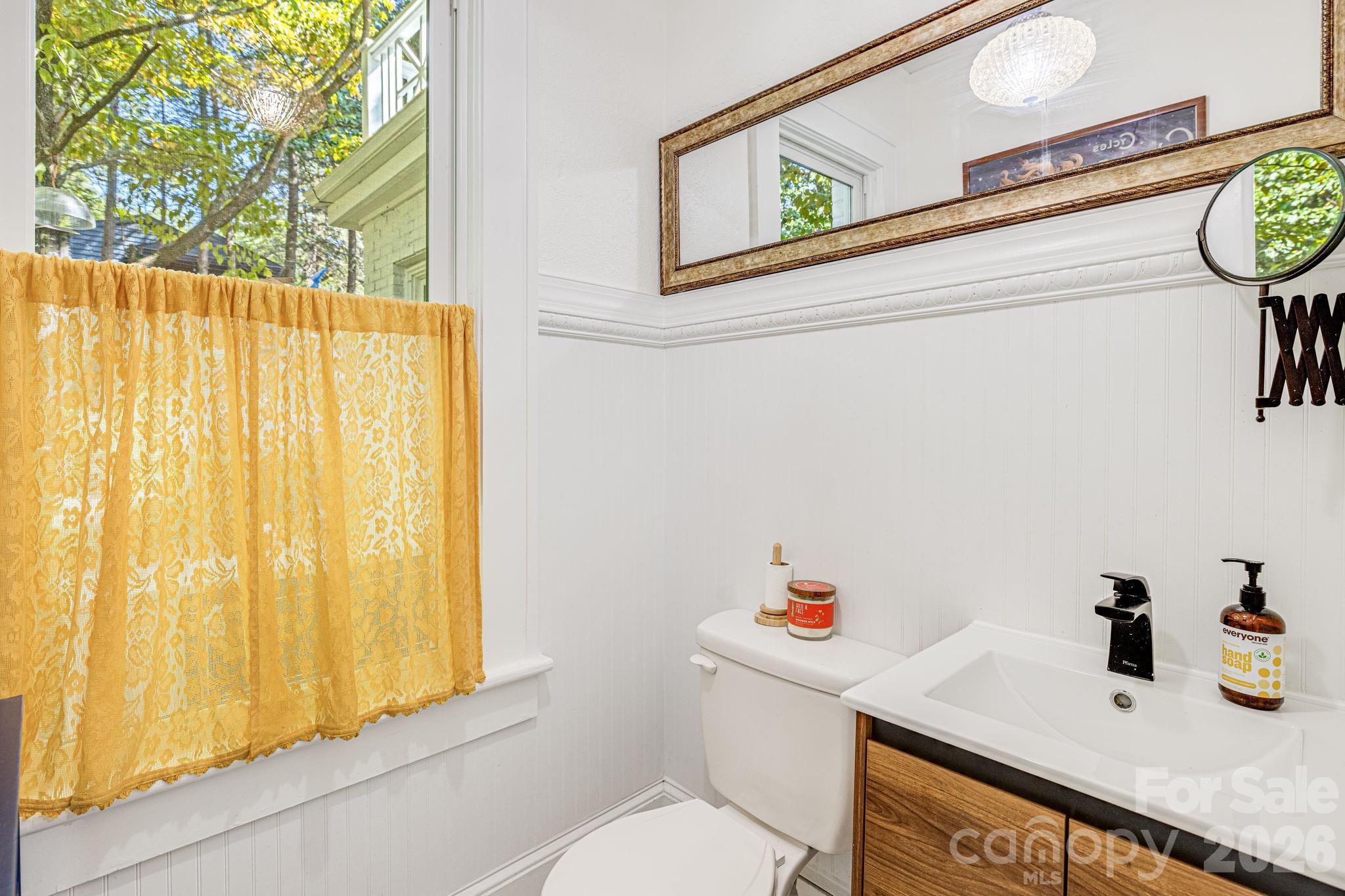 18 Robinwood Avenue — Asheville