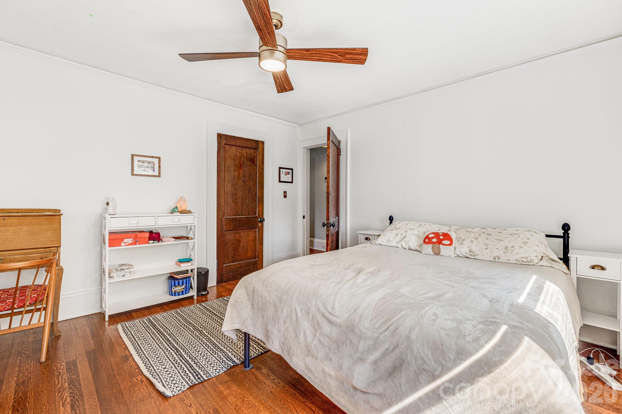 18 Robinwood Avenue — Asheville