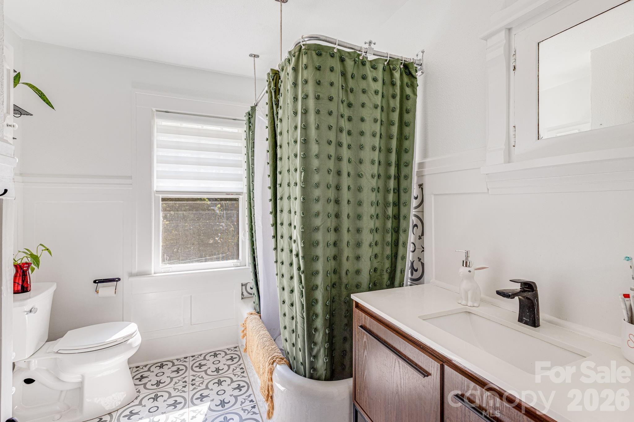 18 Robinwood Avenue — Asheville