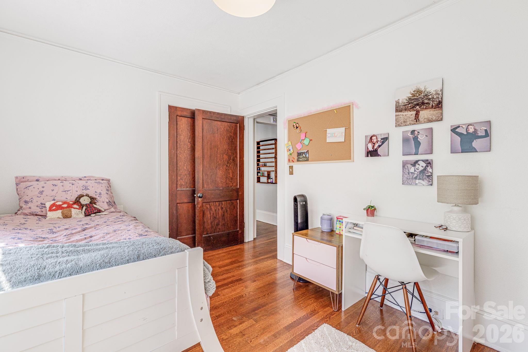 18 Robinwood Avenue — Asheville