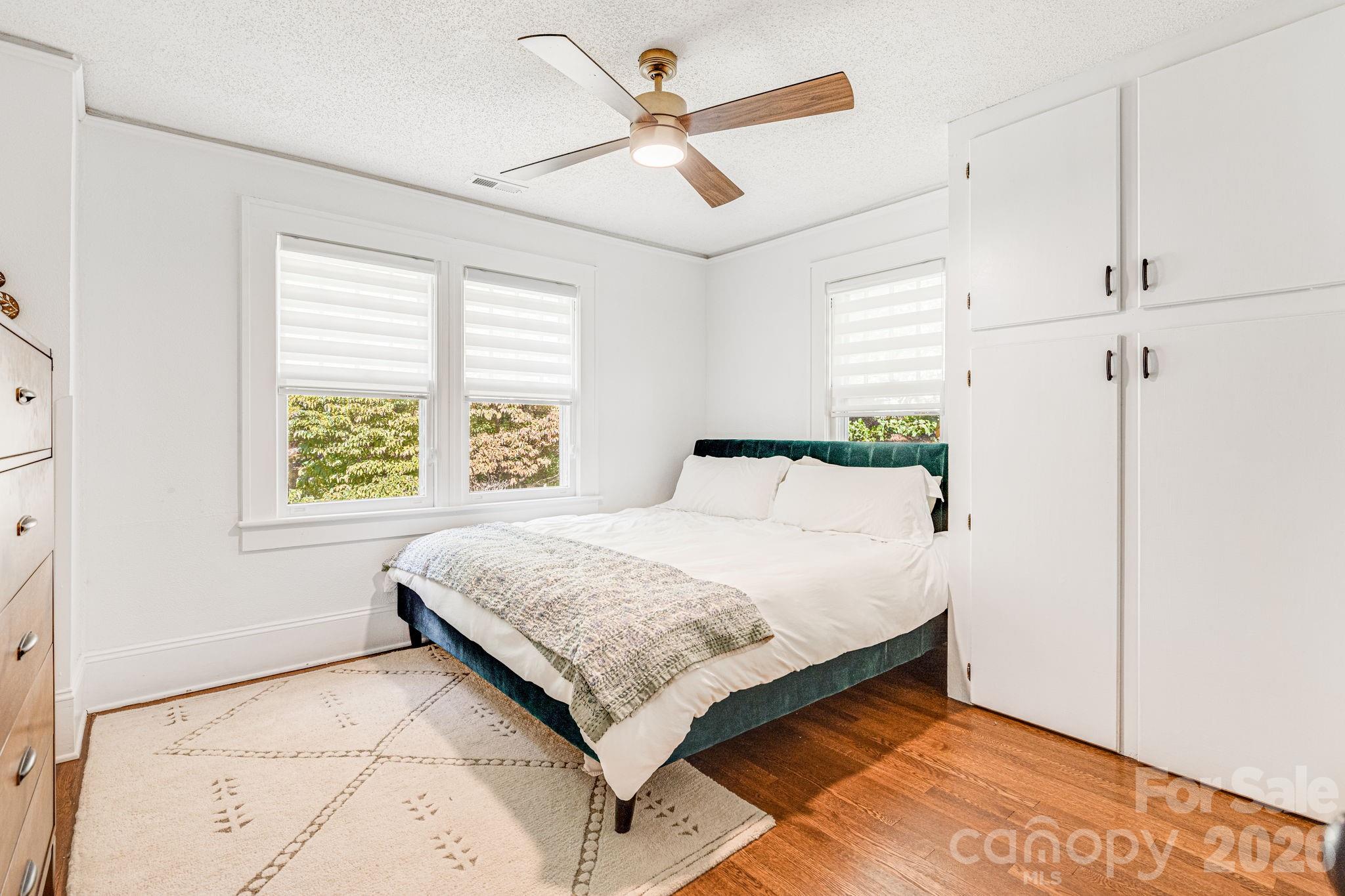 18 Robinwood Avenue — Asheville