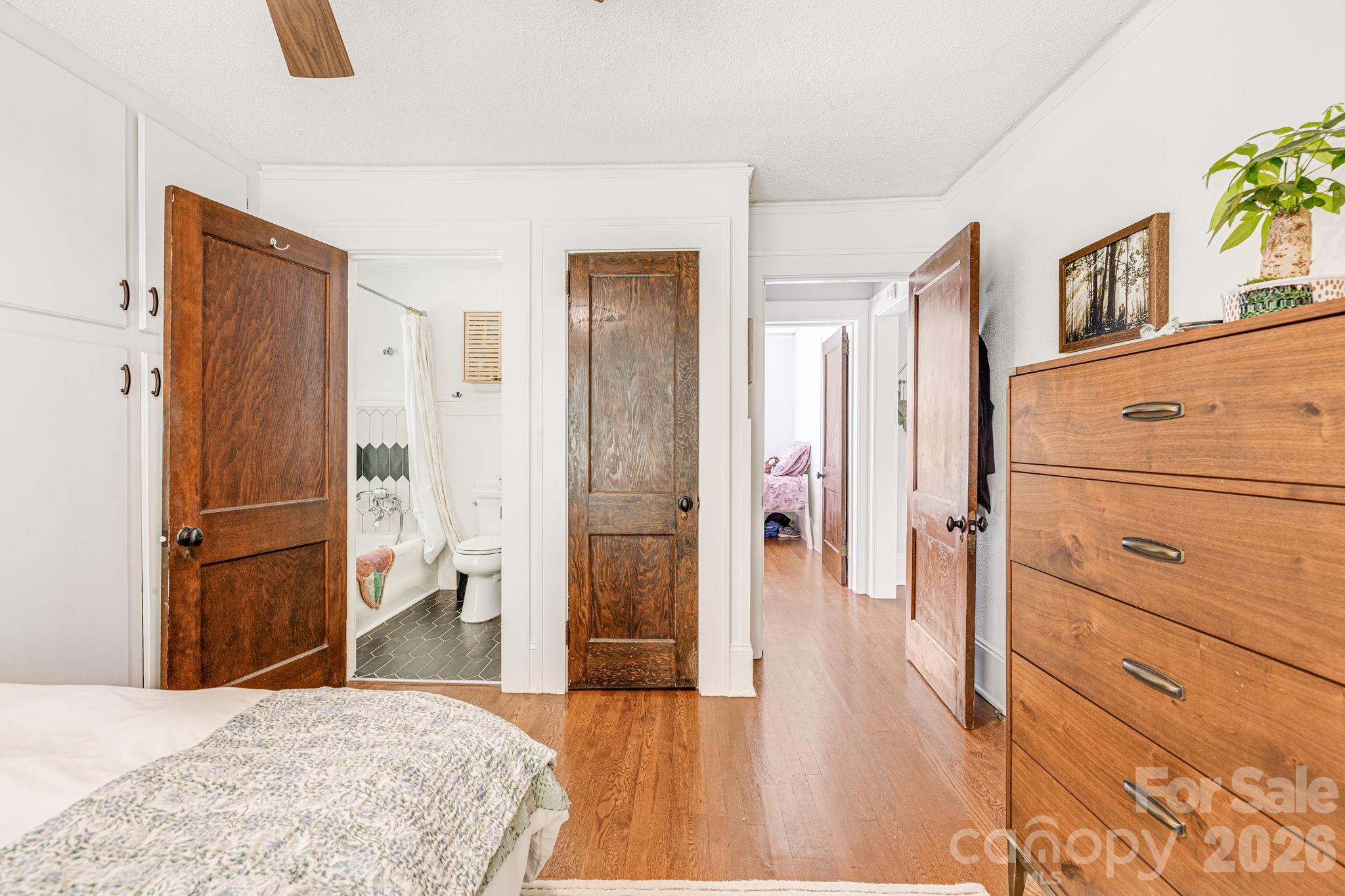 18 Robinwood Avenue — Asheville