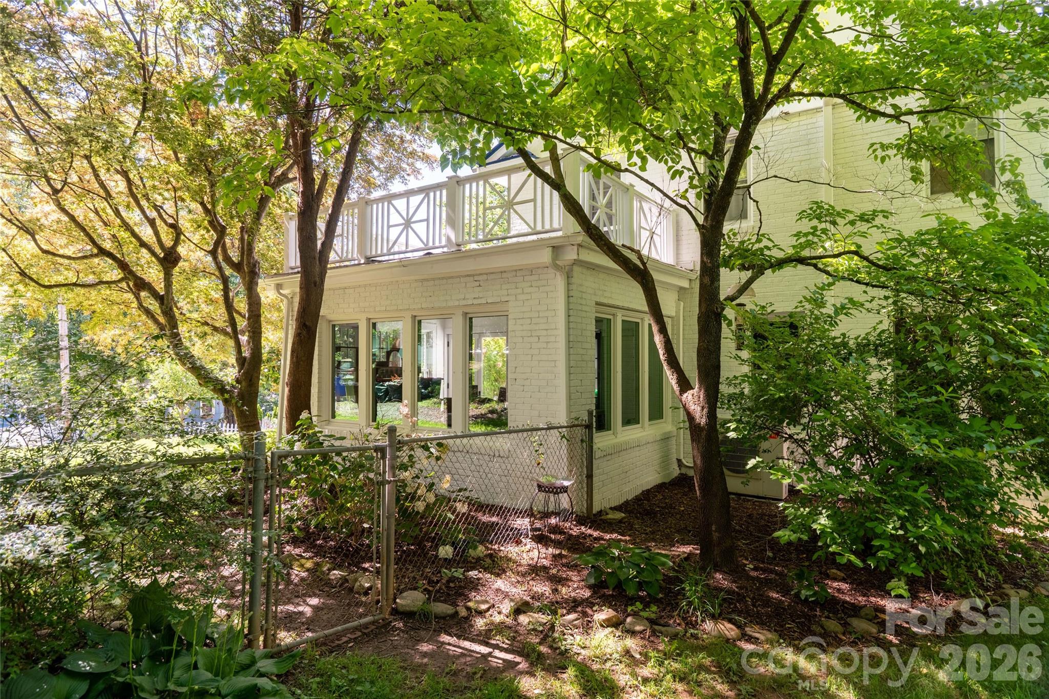 18 Robinwood Avenue — Asheville
