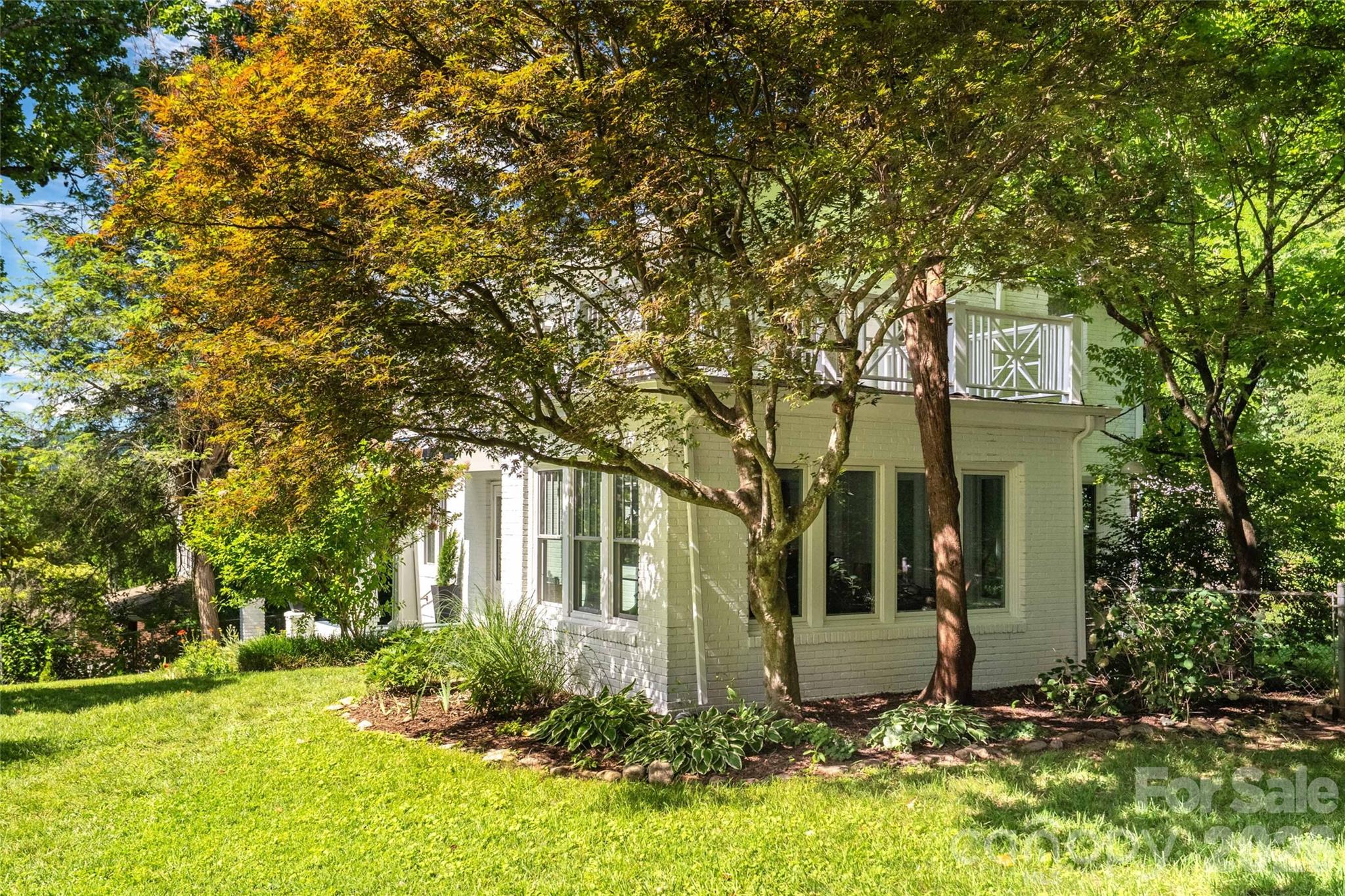 18 Robinwood Avenue — Asheville
