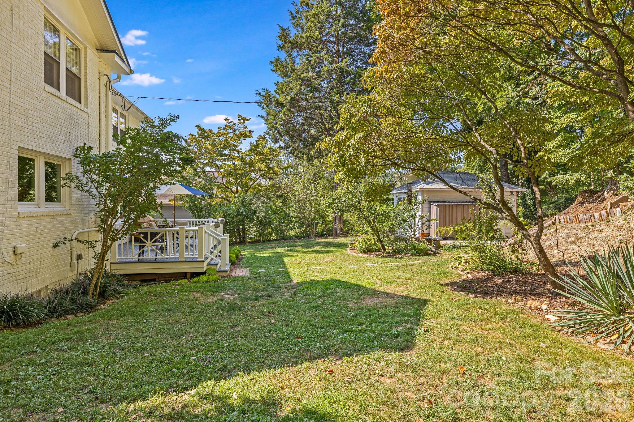 18 Robinwood Avenue — Asheville