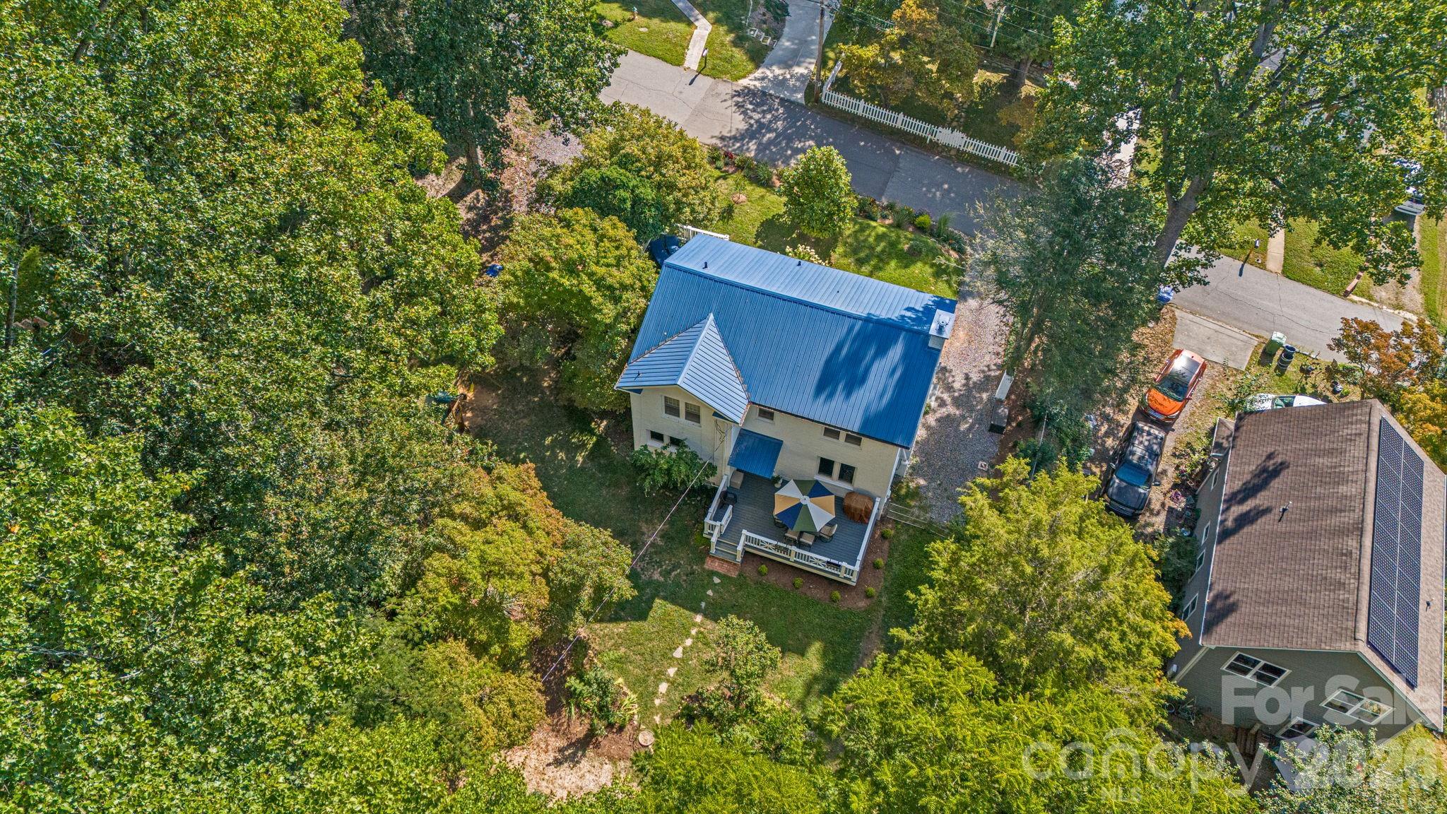 18 Robinwood Avenue — Asheville