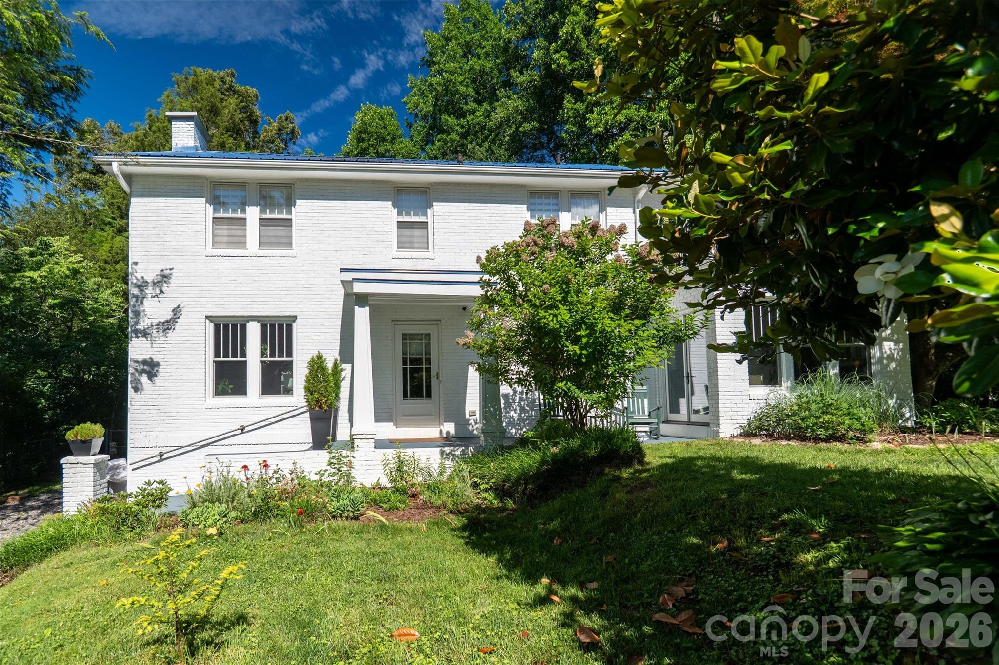 18 Robinwood Avenue — Asheville