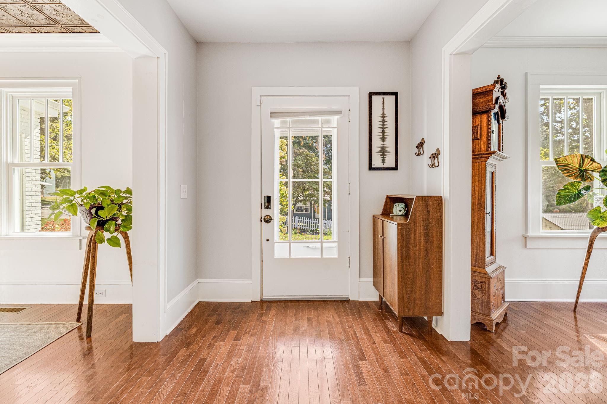 18 Robinwood Avenue — Asheville