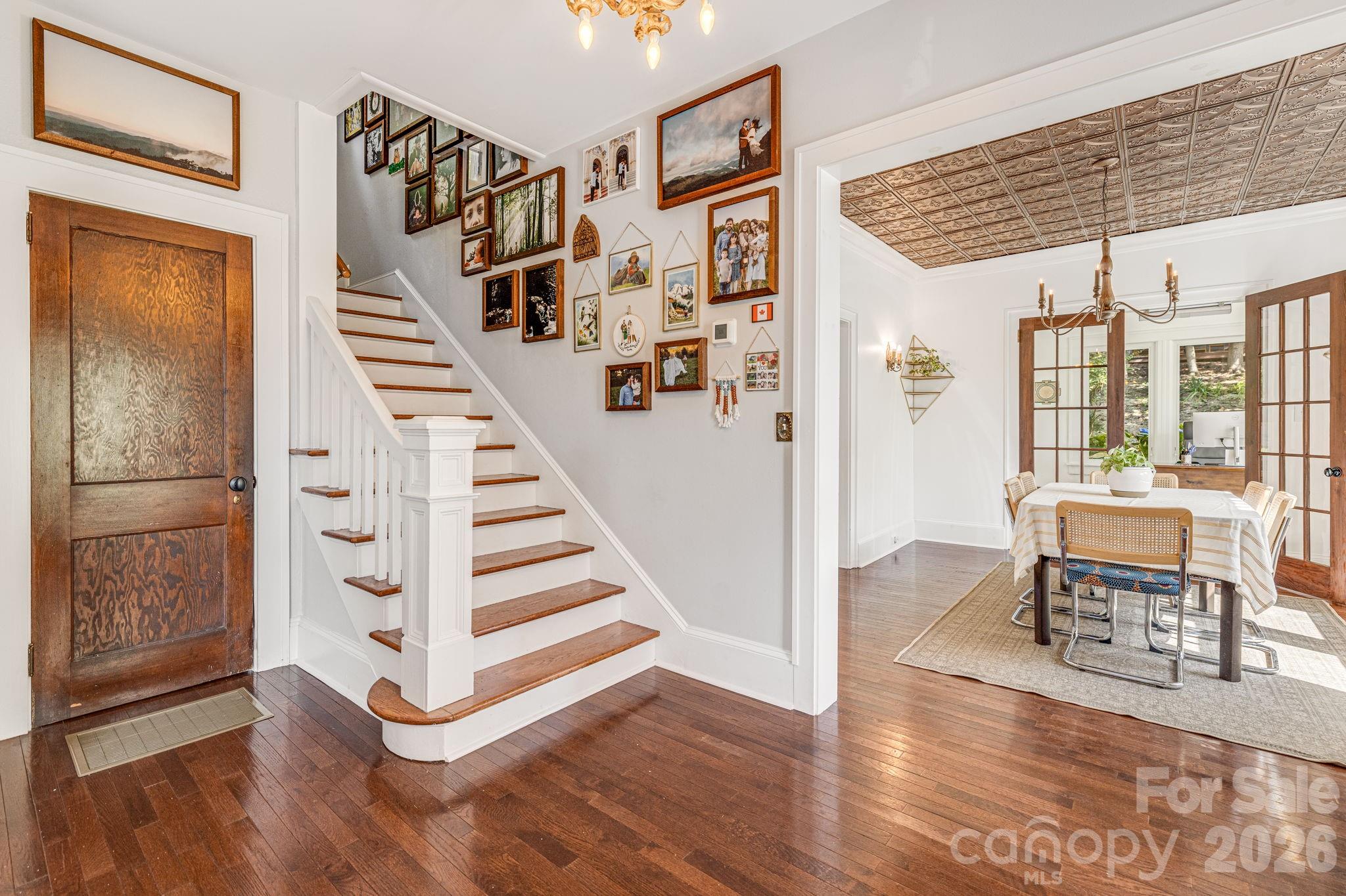 18 Robinwood Avenue — Asheville