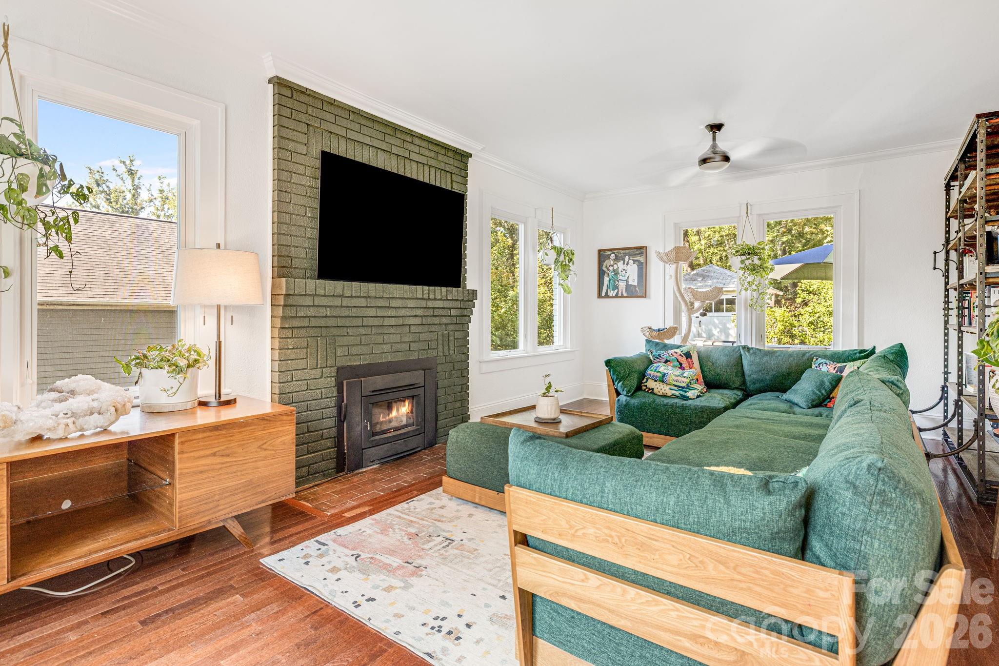 18 Robinwood Avenue — Asheville