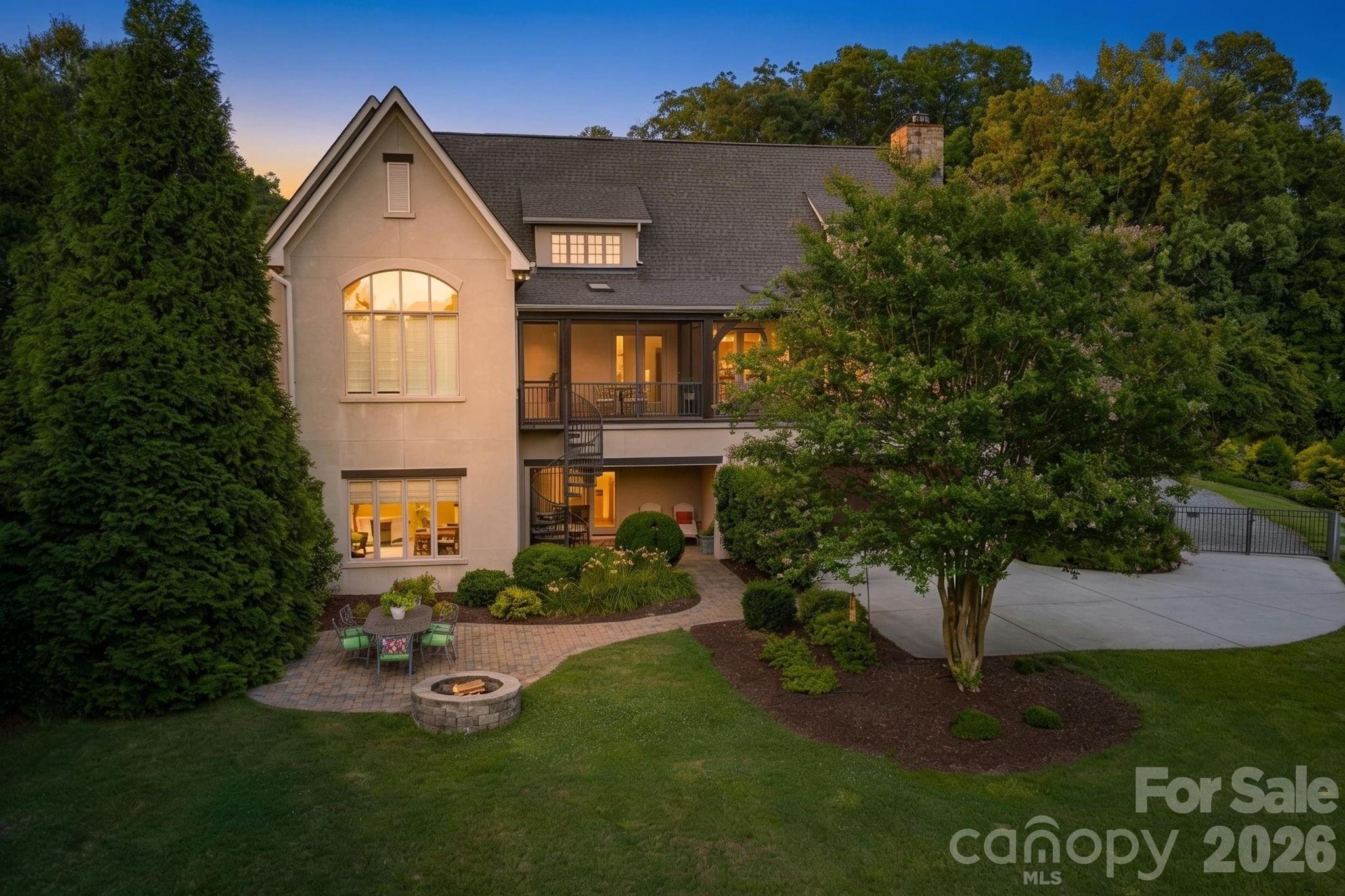 8528 Waxhaw Creek Road — Waxhaw