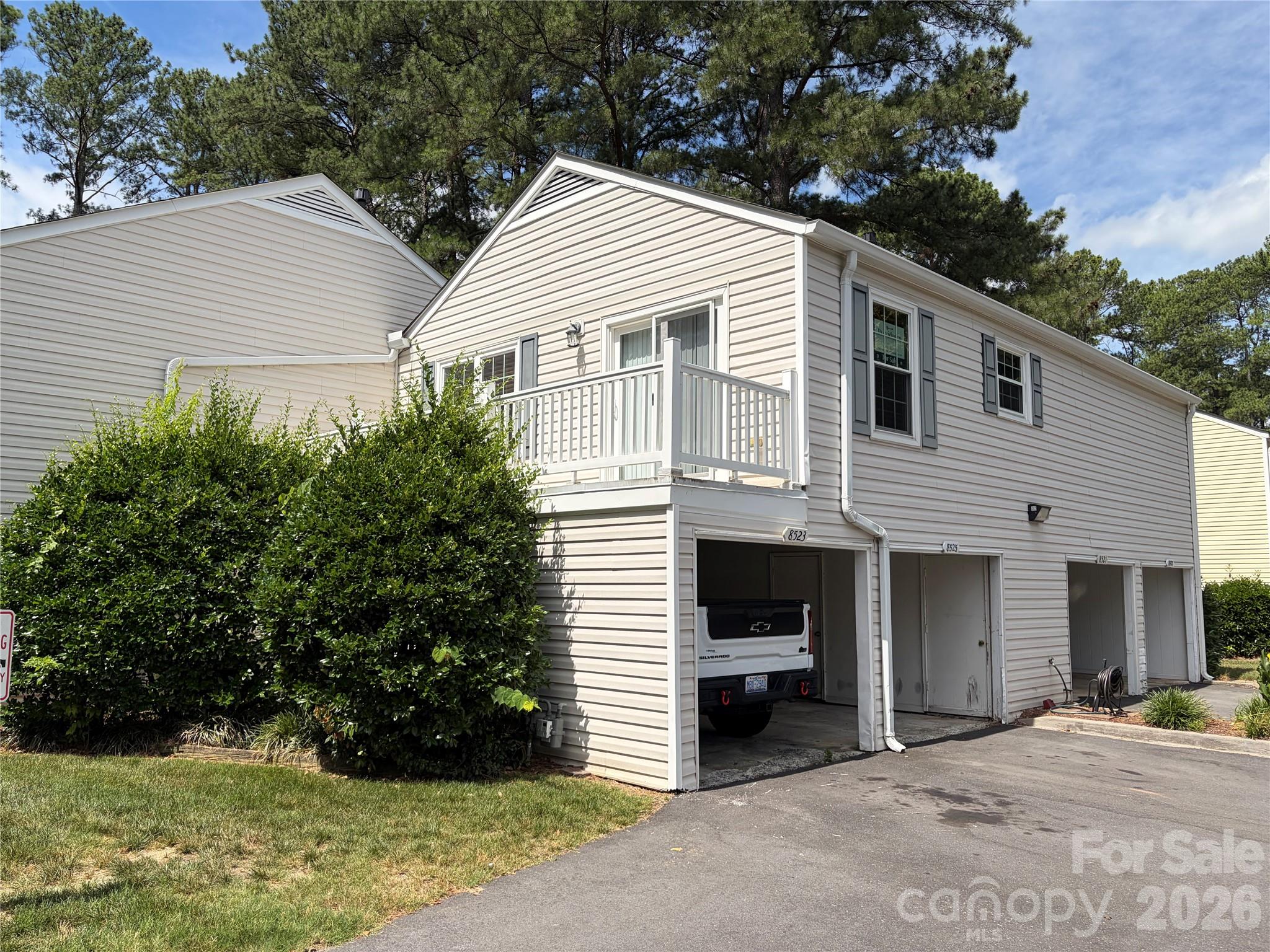 8521 Castle Pine Court — Charlotte