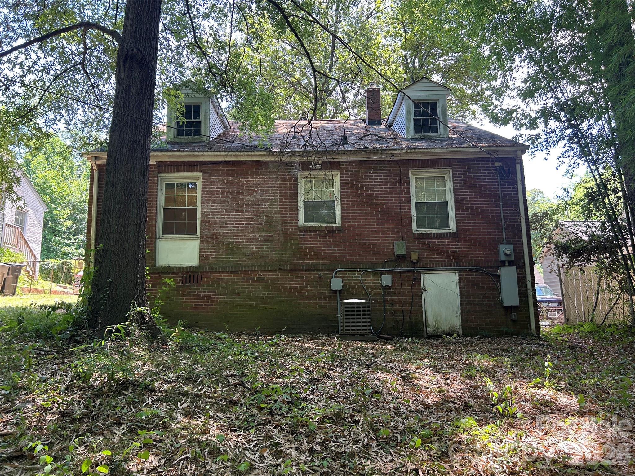 1920 Wood Dale Terrace — Charlotte