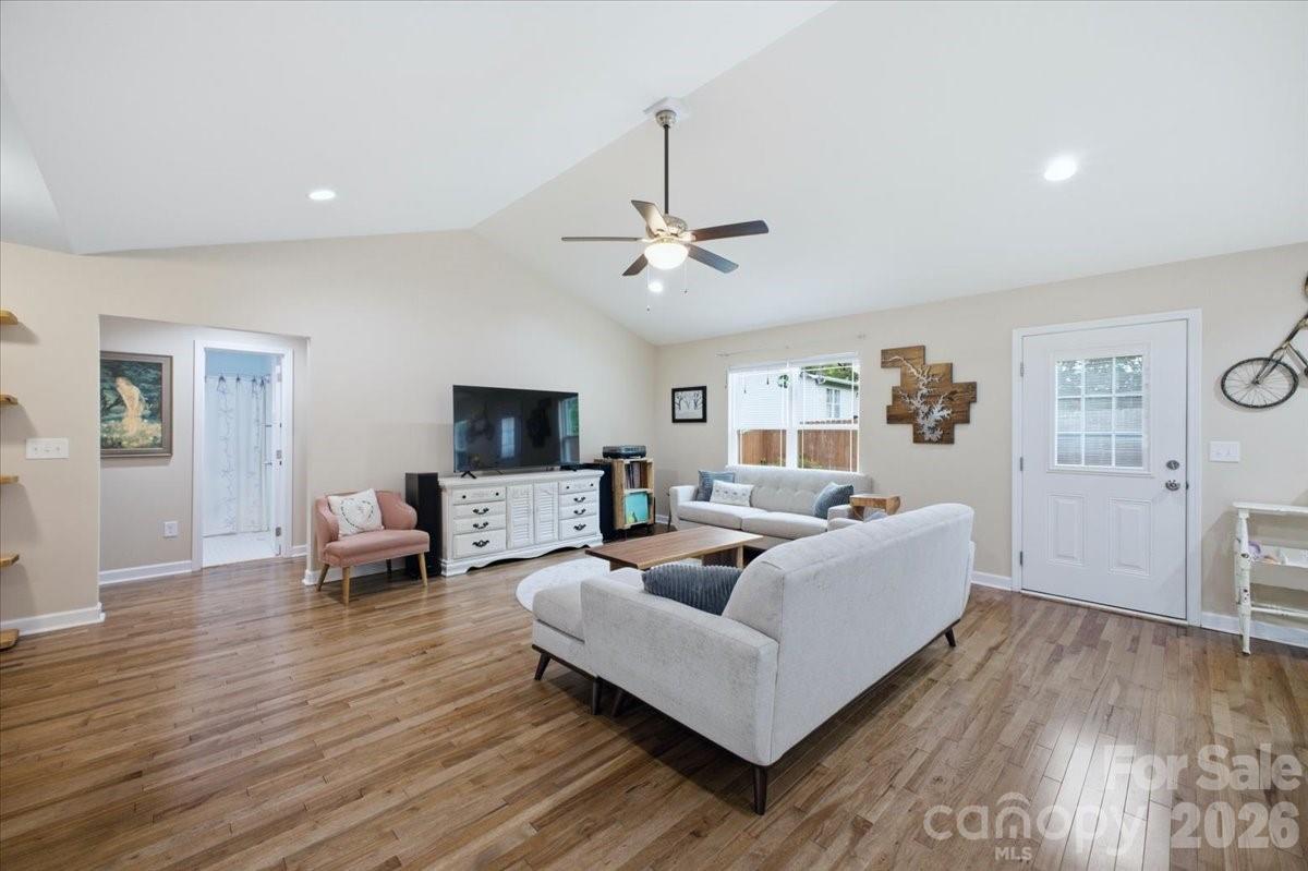 3788 Rene Lane — Maiden