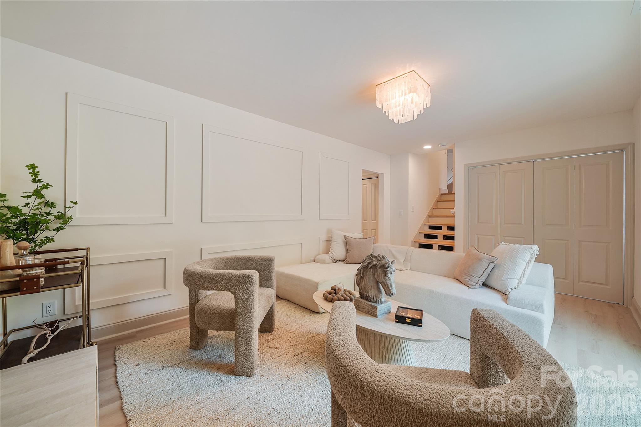 7008 Brynhurst Drive — Charlotte