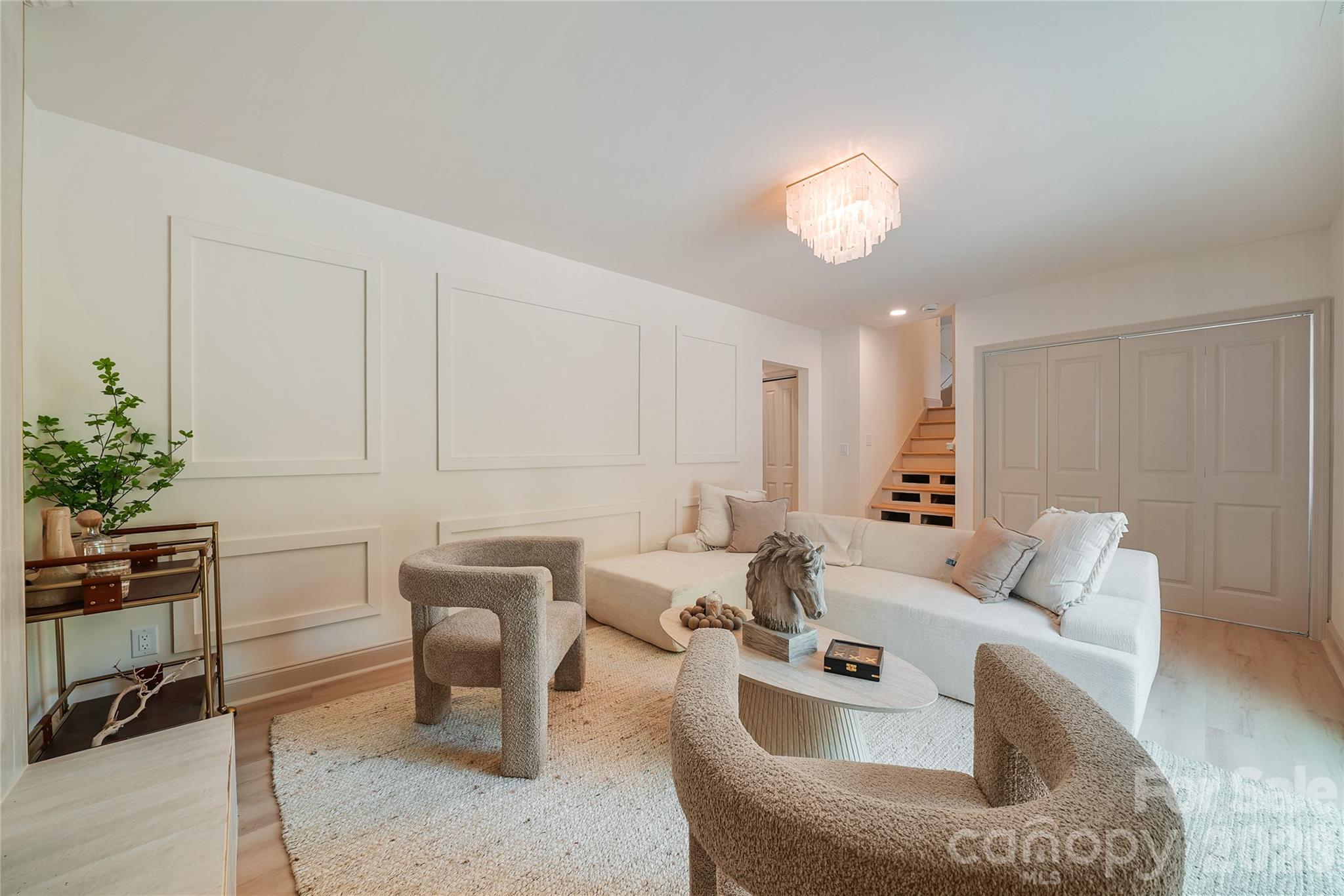 7008 Brynhurst Drive — Charlotte