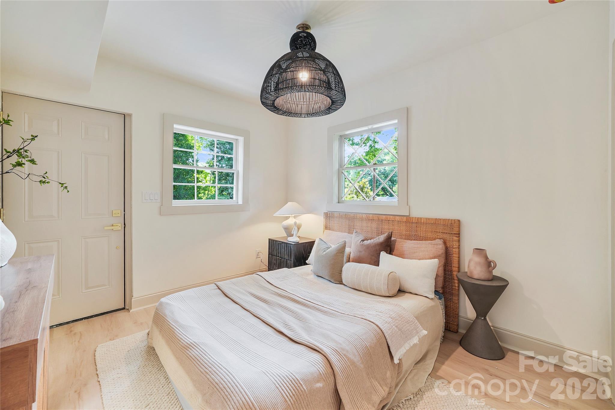 7008 Brynhurst Drive — Charlotte