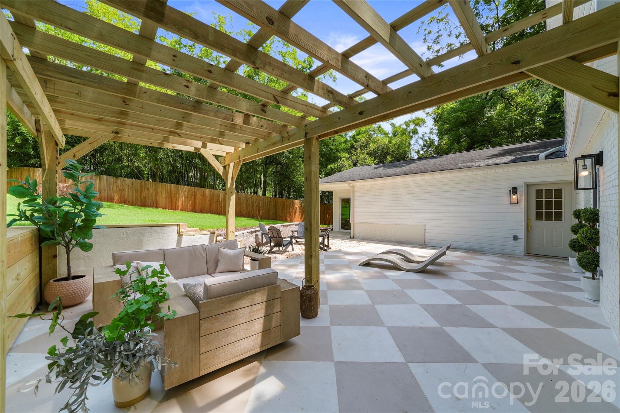 7008 Brynhurst Drive — Charlotte