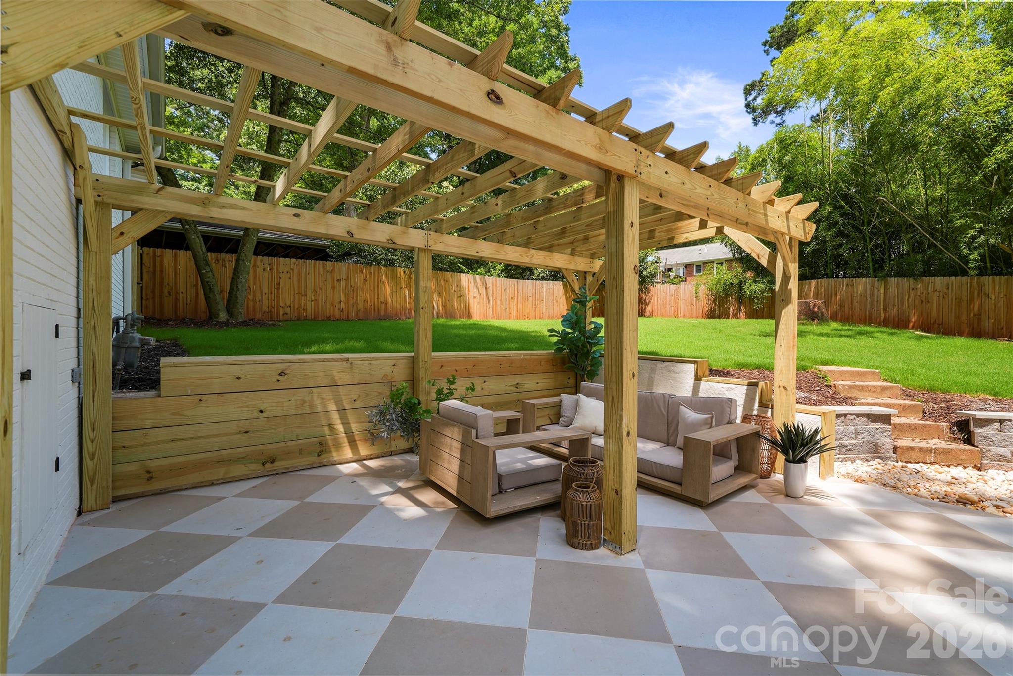 7008 Brynhurst Drive — Charlotte