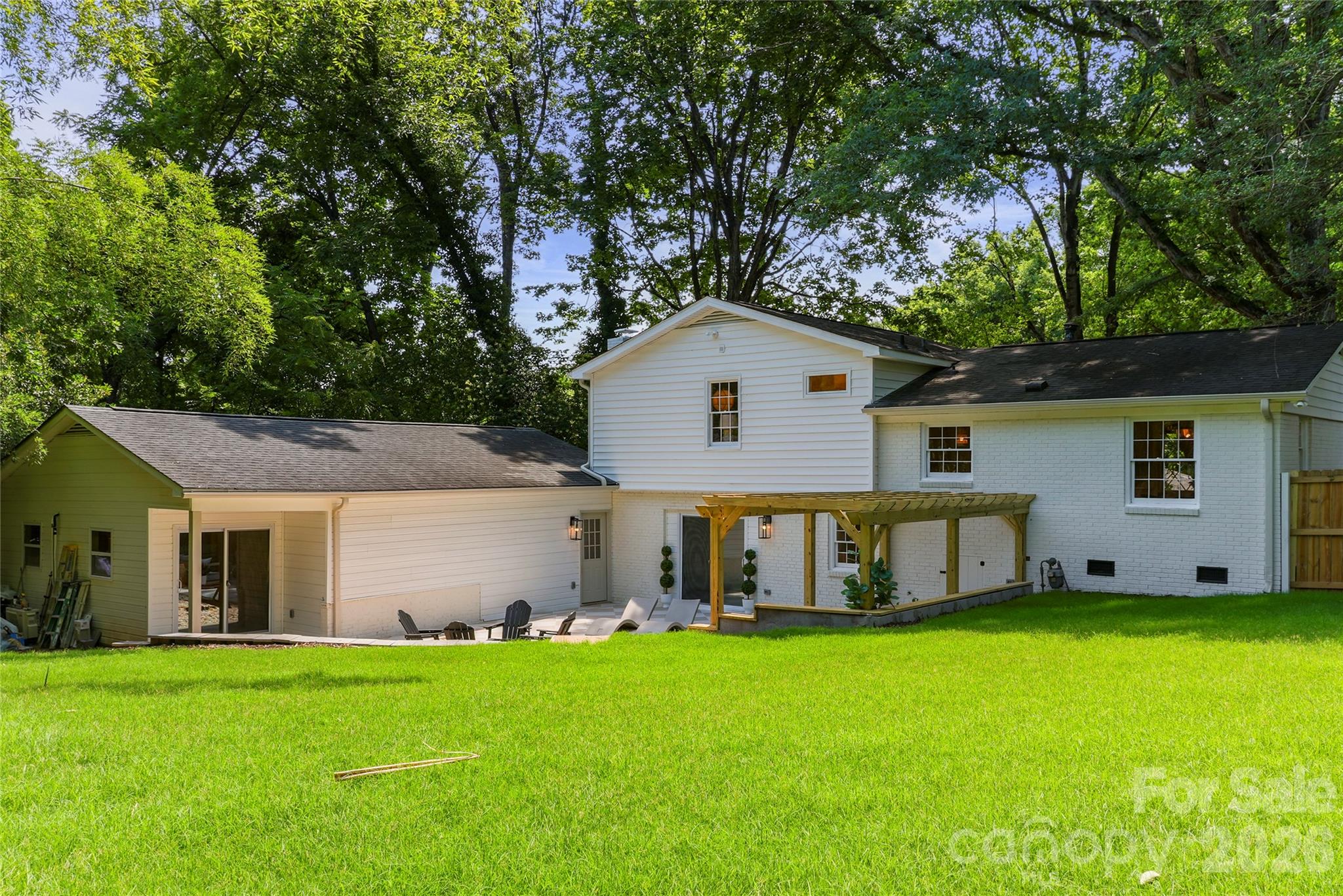 7008 Brynhurst Drive — Charlotte