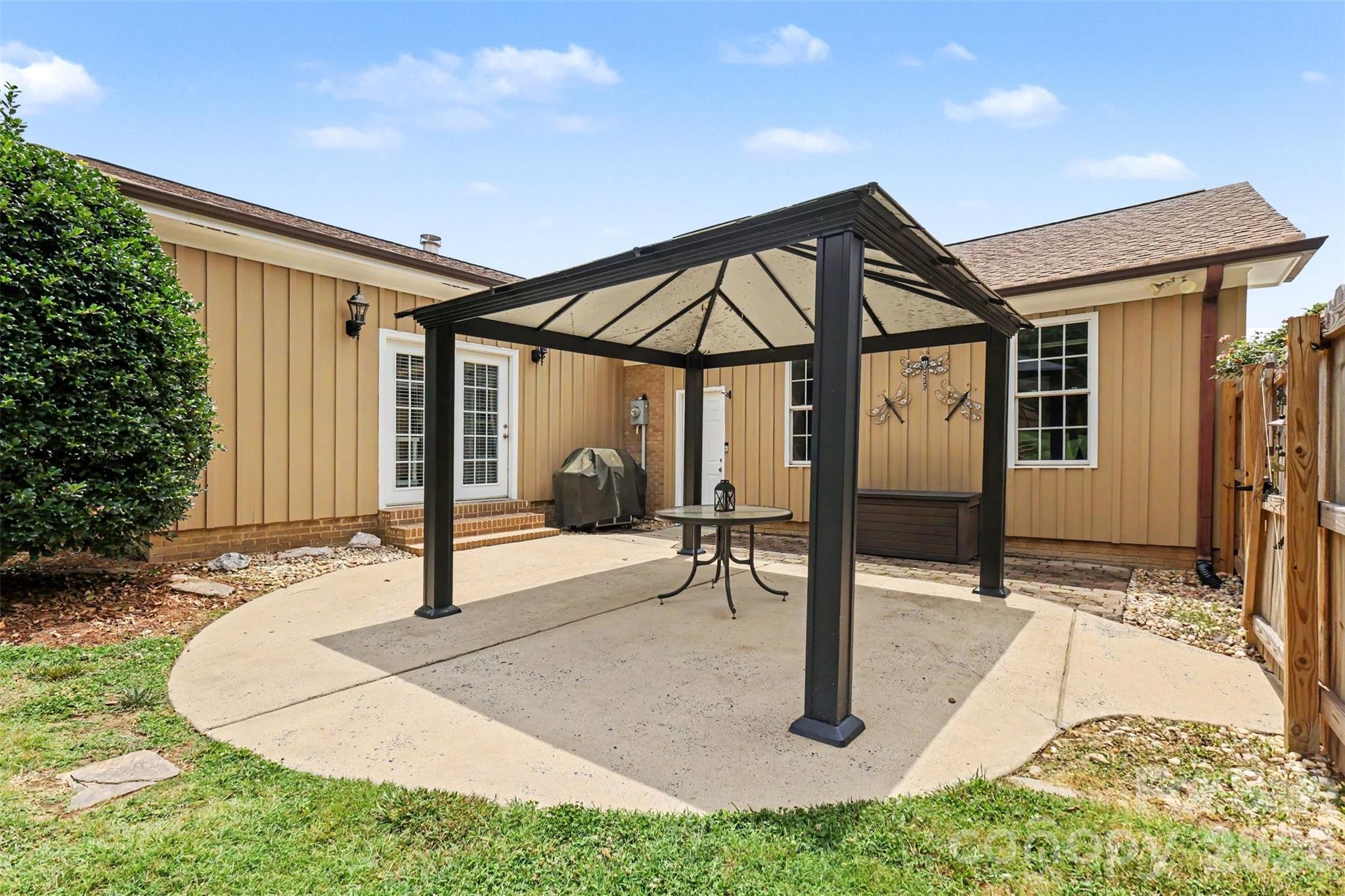 114 Carderock Court — Charlotte