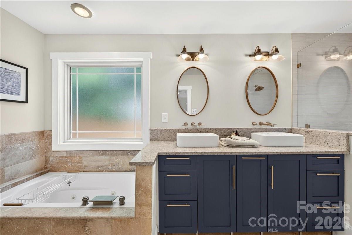 2120 Dalehurst Drive — Charlotte