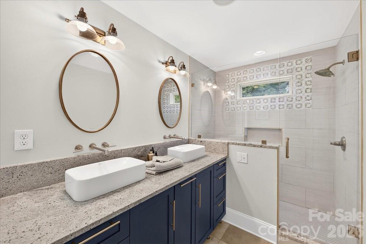 2120 Dalehurst Drive — Charlotte