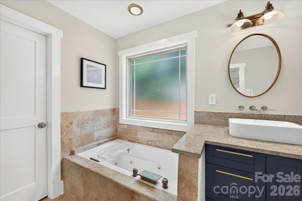 2120 Dalehurst Drive — Charlotte