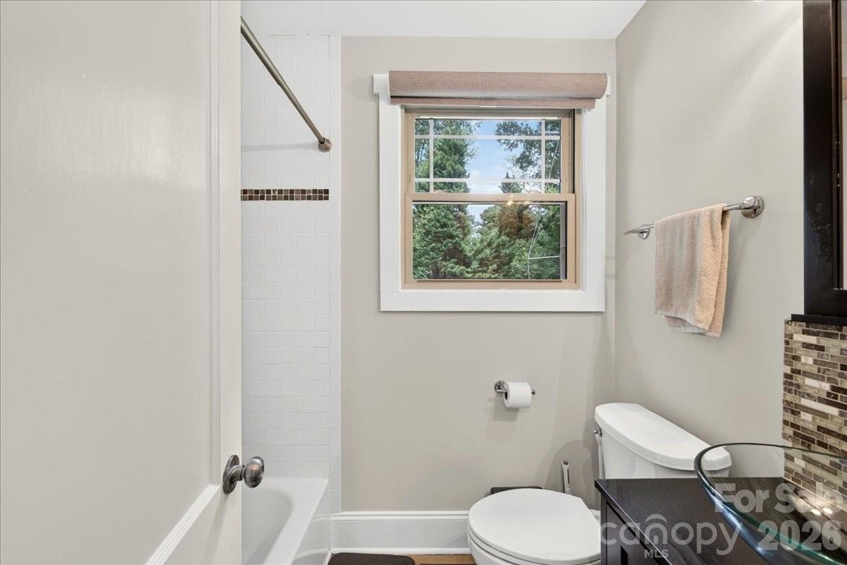2120 Dalehurst Drive — Charlotte