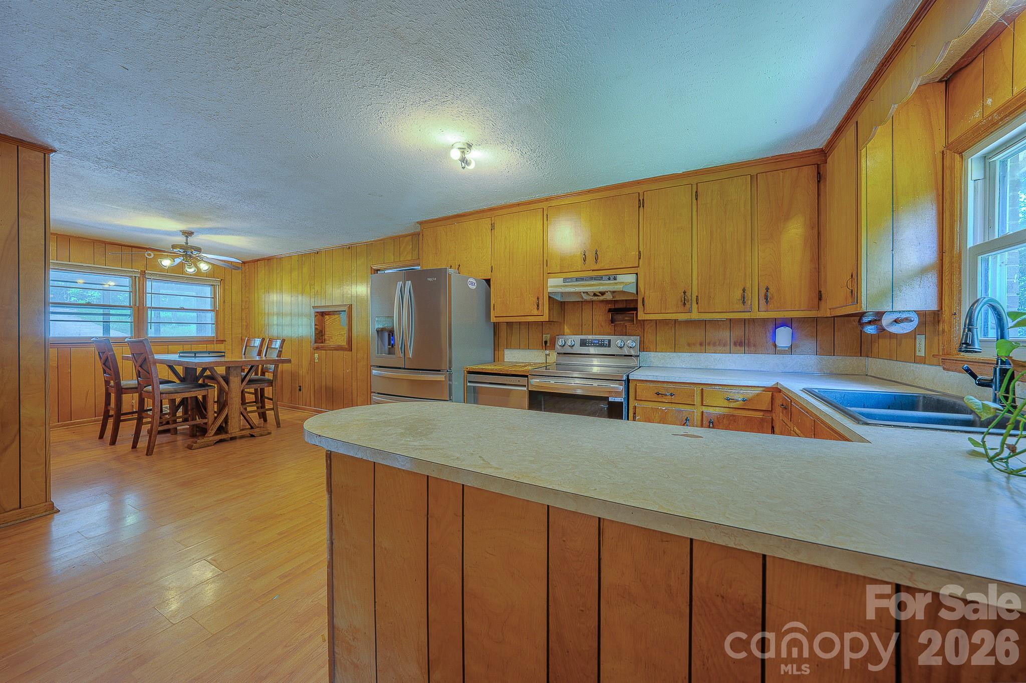 886 Pearidge Road — Bostic