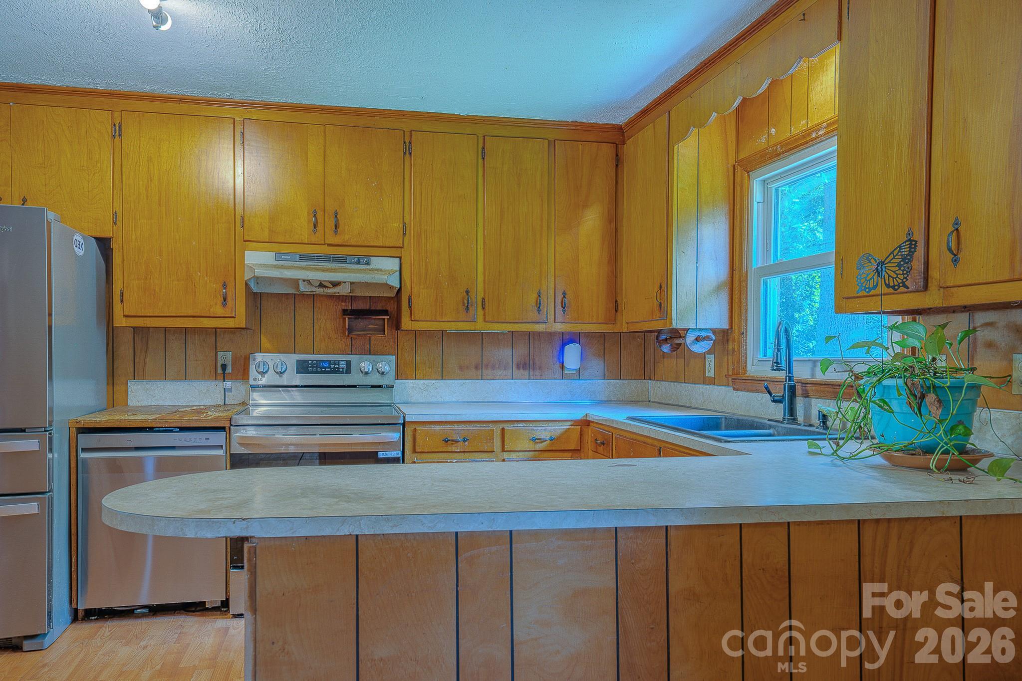 886 Pearidge Road — Bostic