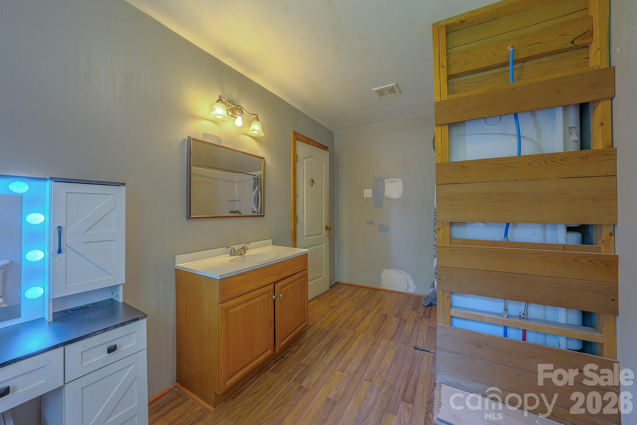 886 Pearidge Road — Bostic