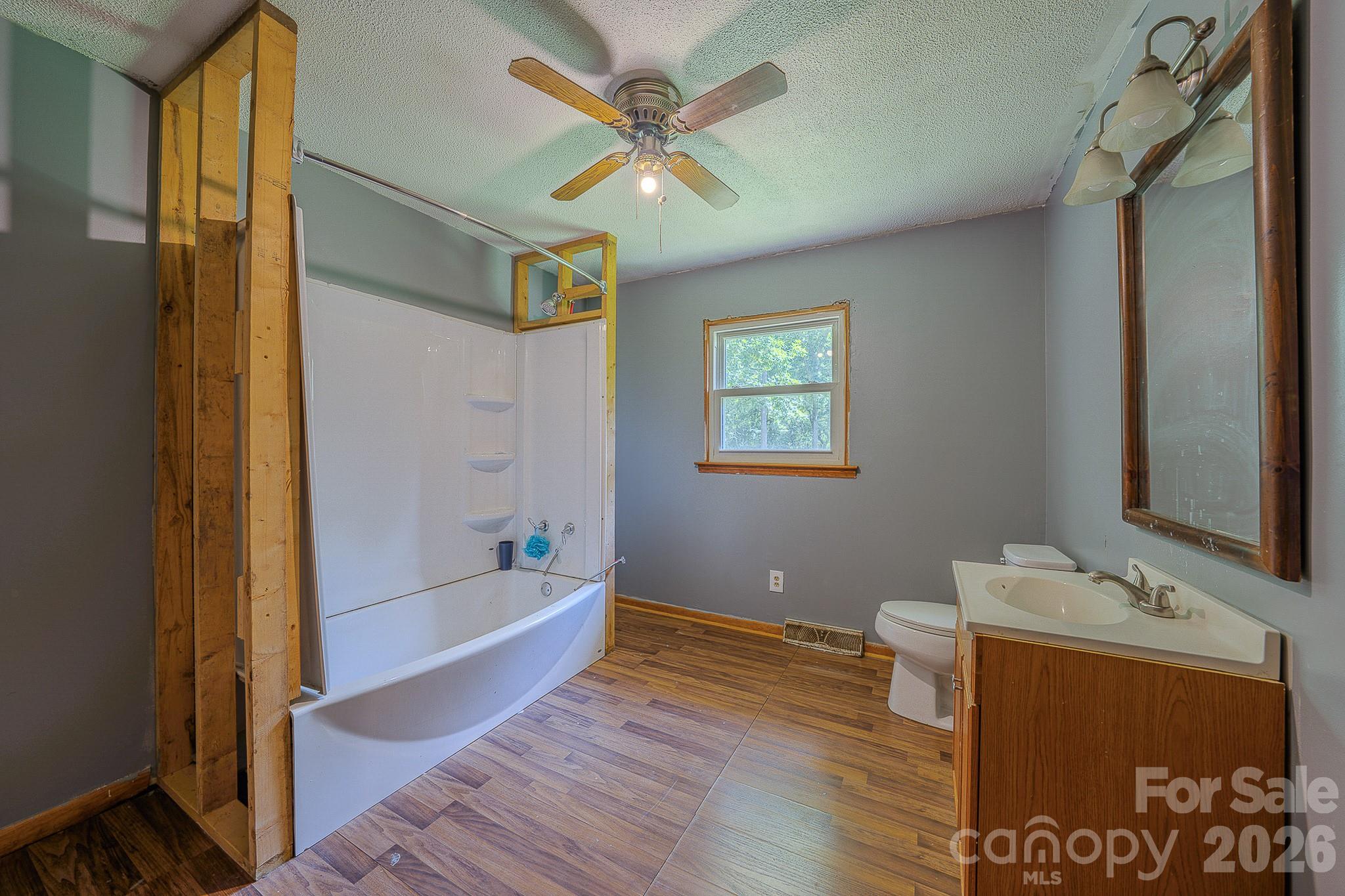 886 Pearidge Road — Bostic