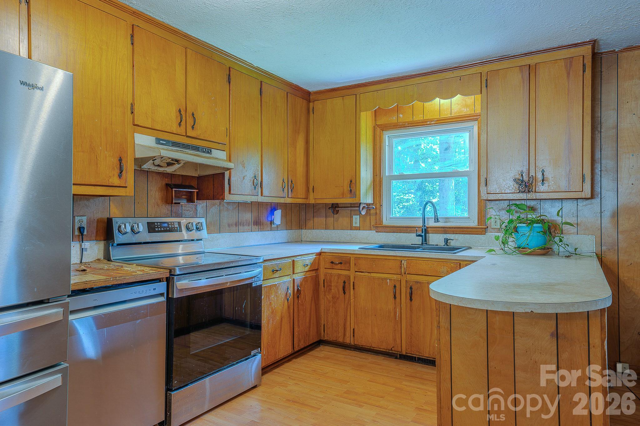 886 Pearidge Road — Bostic