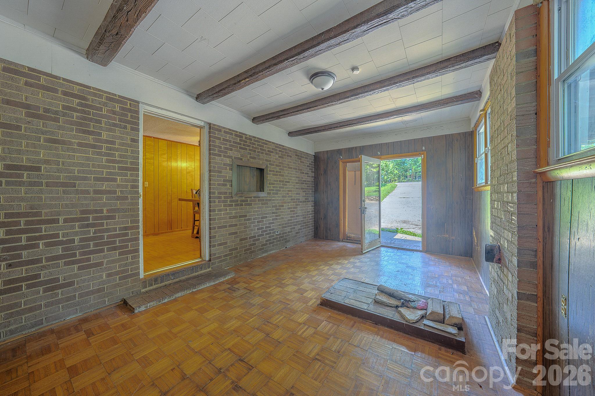 886 Pearidge Road — Bostic