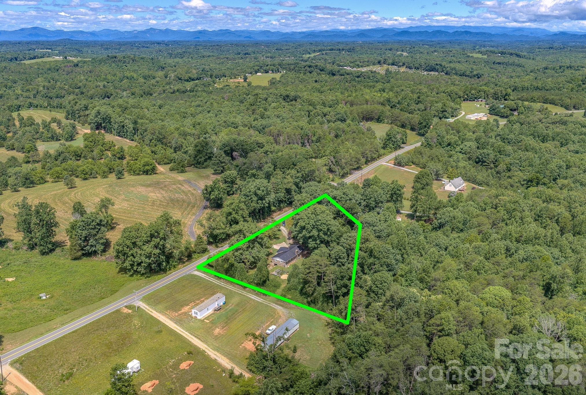 886 Pearidge Road — Bostic