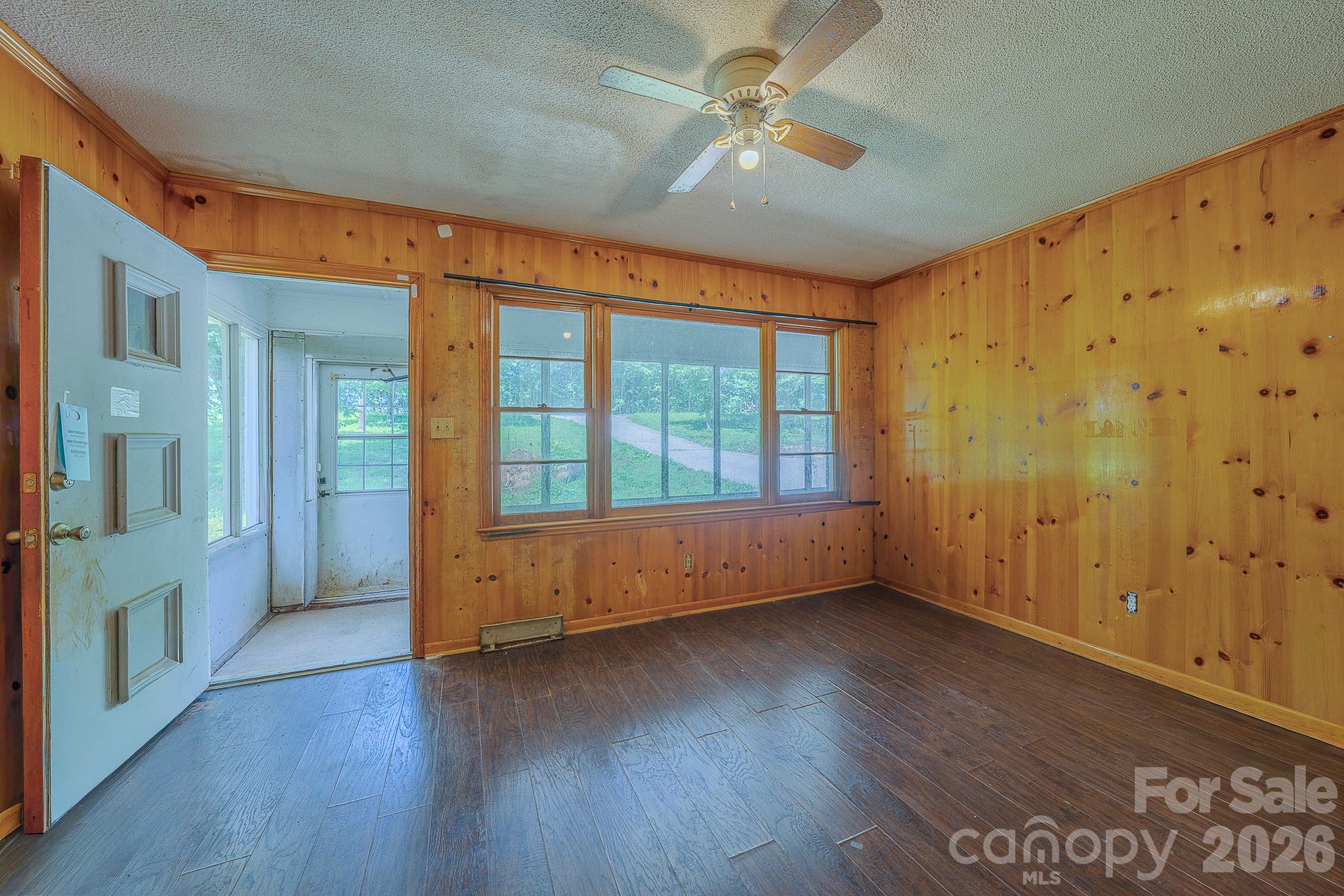 886 Pearidge Road — Bostic