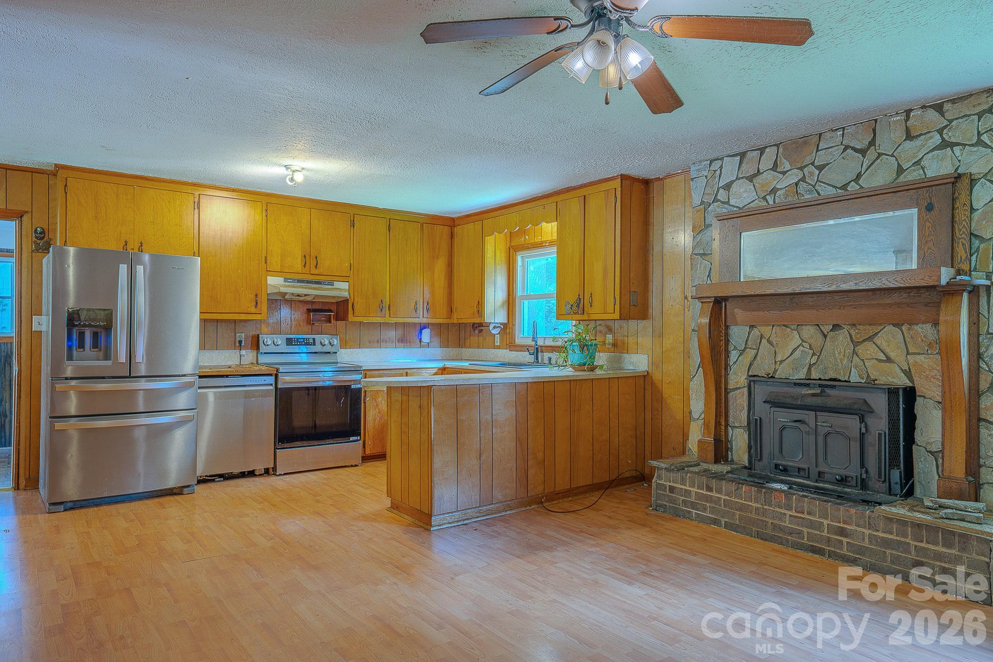 886 Pearidge Road — Bostic