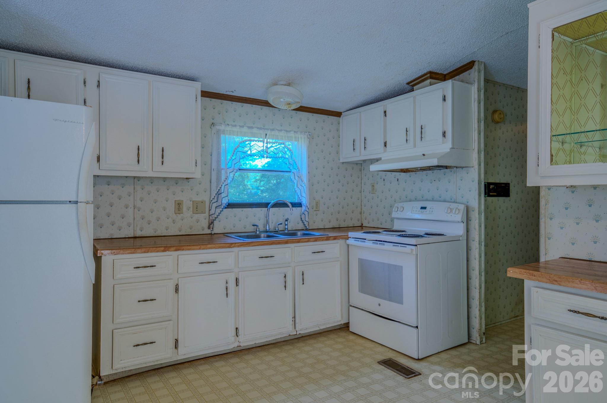 12 Sweet Birch Drive — Alexander