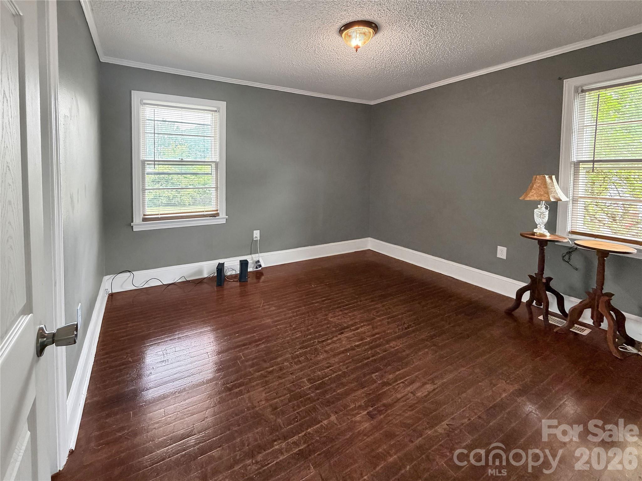 113 Pinewood Avenue — Clinton