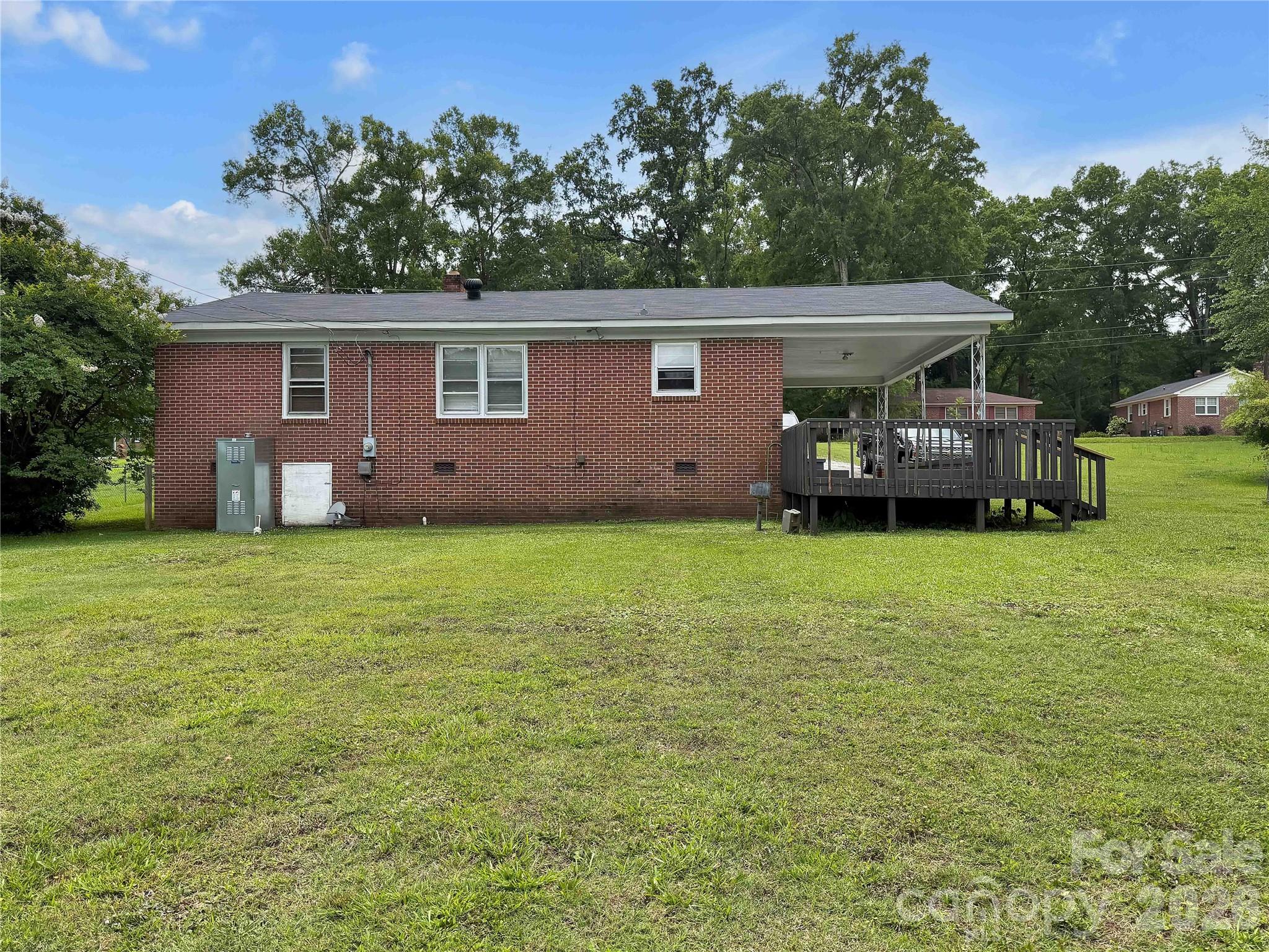 113 Pinewood Avenue — Clinton