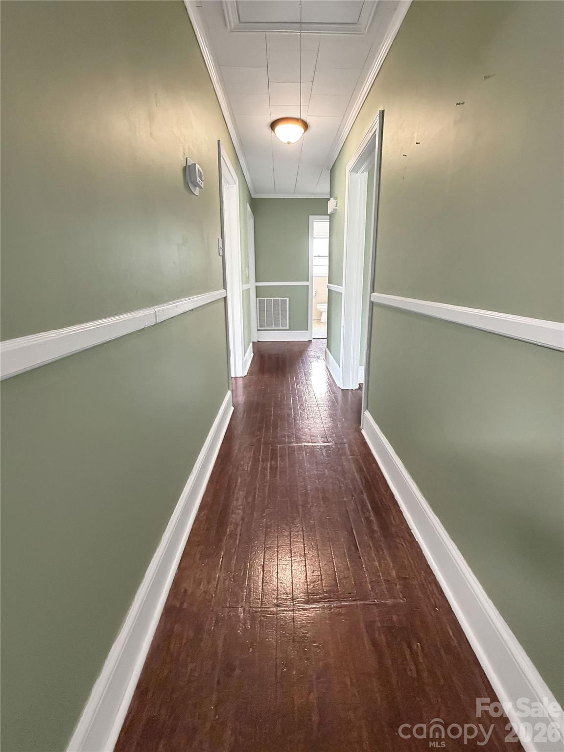 113 Pinewood Avenue — Clinton