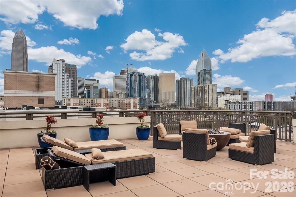 718 W Trade Street #707 — Charlotte