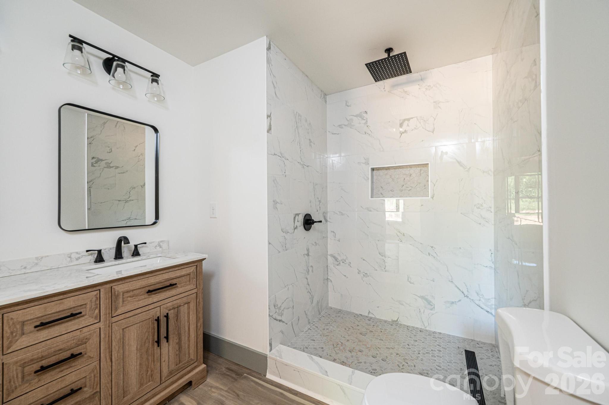 2033 Bailey Drive — Hickory