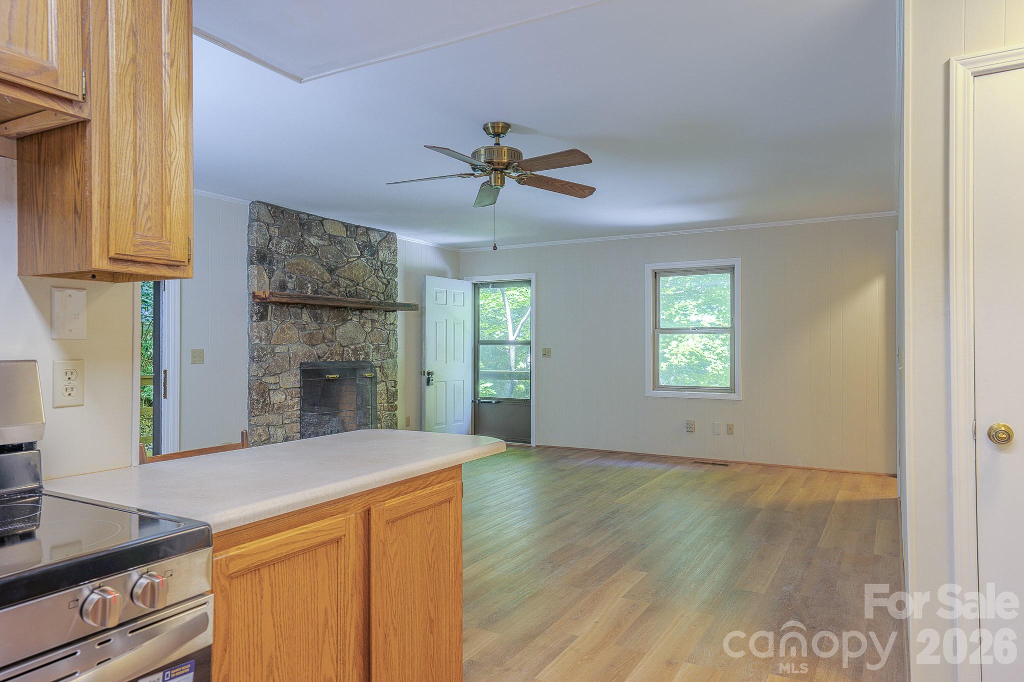 410 Avena Road — Black Mountain