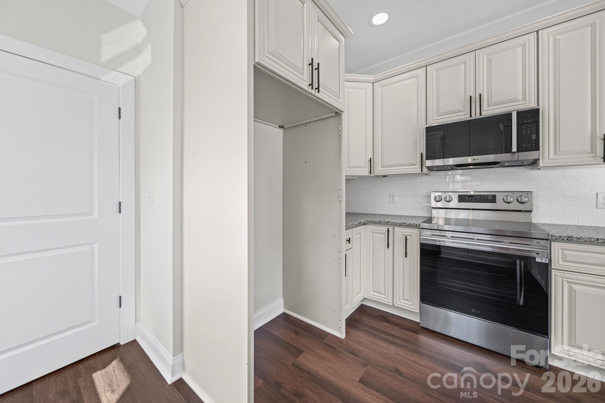 993 13th Street — Lancaster